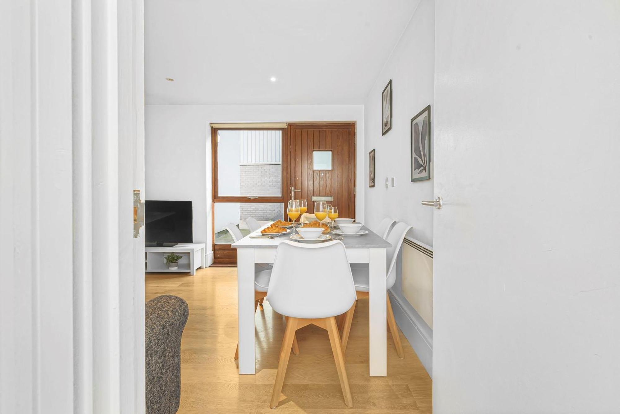 King'S Cross - 2Br With Terrace - Cityapartmentstay London Eksteriør billede