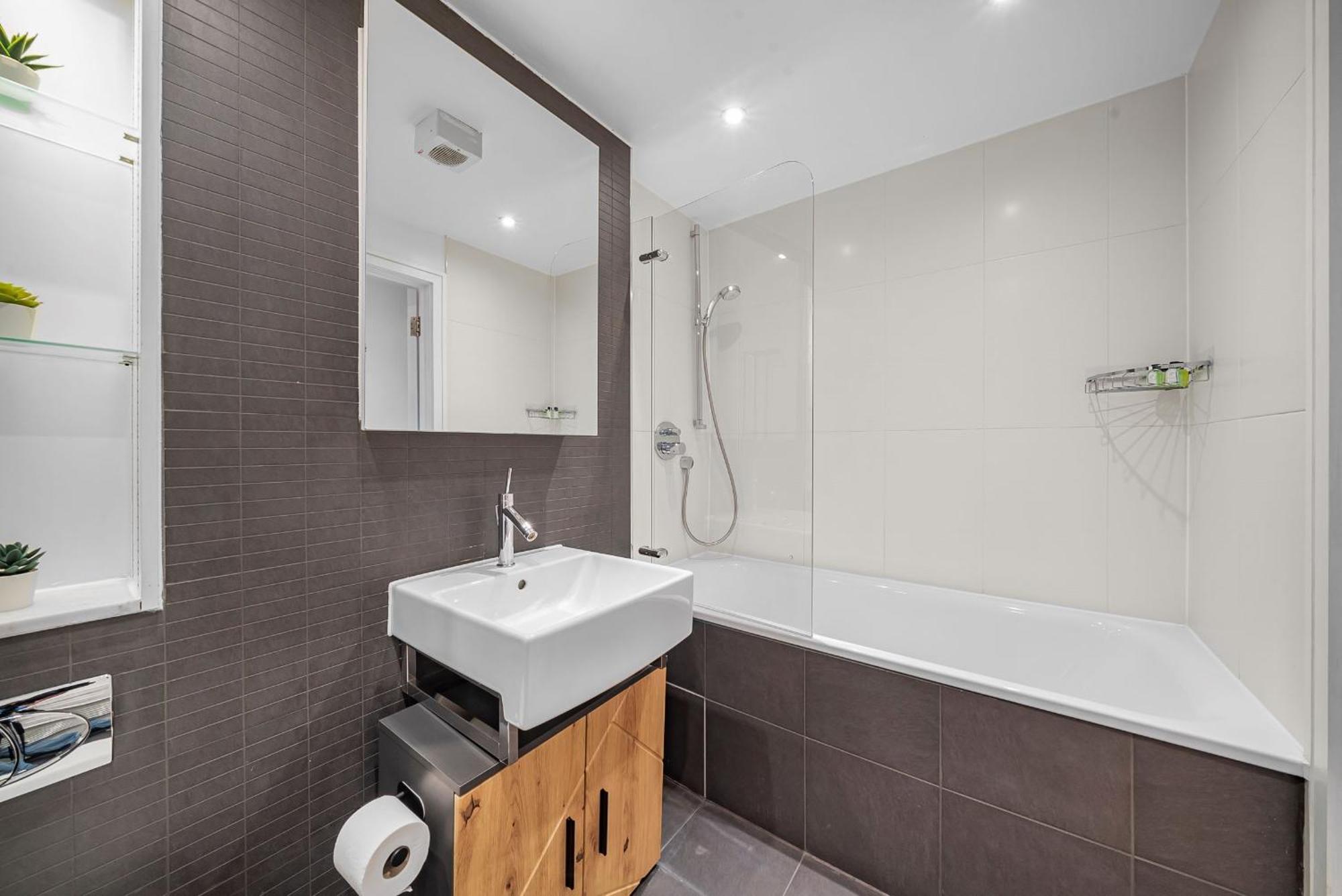 King'S Cross - 2Br With Terrace - Cityapartmentstay London Eksteriør billede