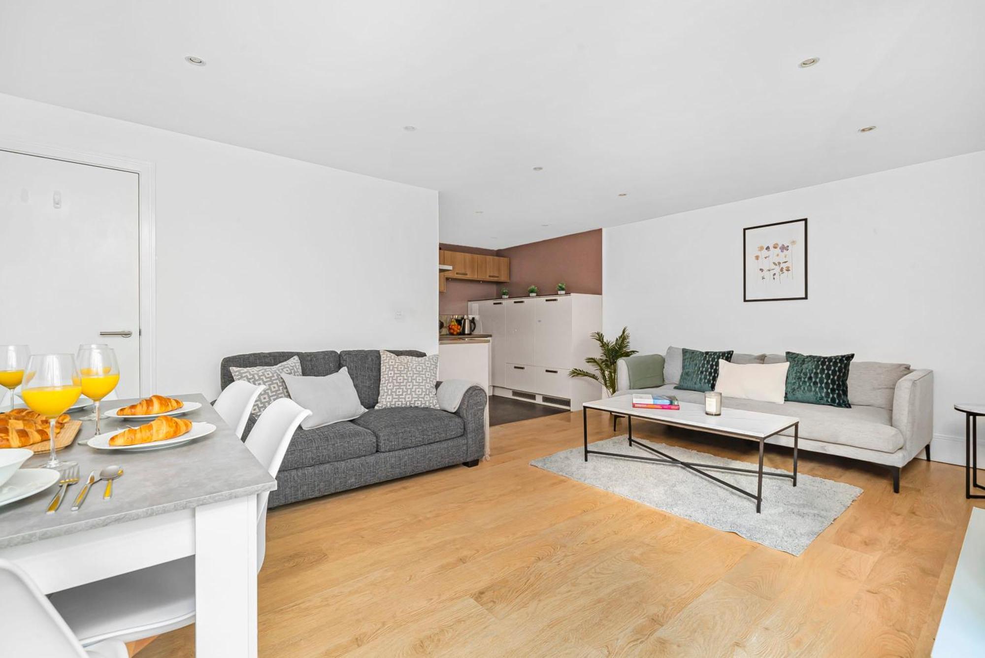 King'S Cross - 2Br With Terrace - Cityapartmentstay London Eksteriør billede